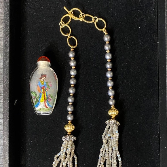 Labradorite beads and gray shell pearl necklace - Picture 4 of 5